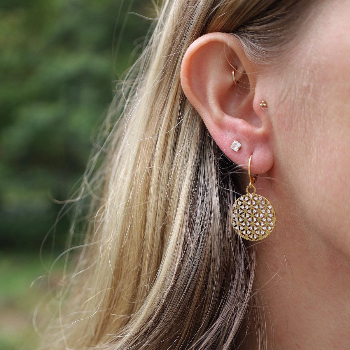 EAR-JM Gold Round Lattice & Crystal Earrings
