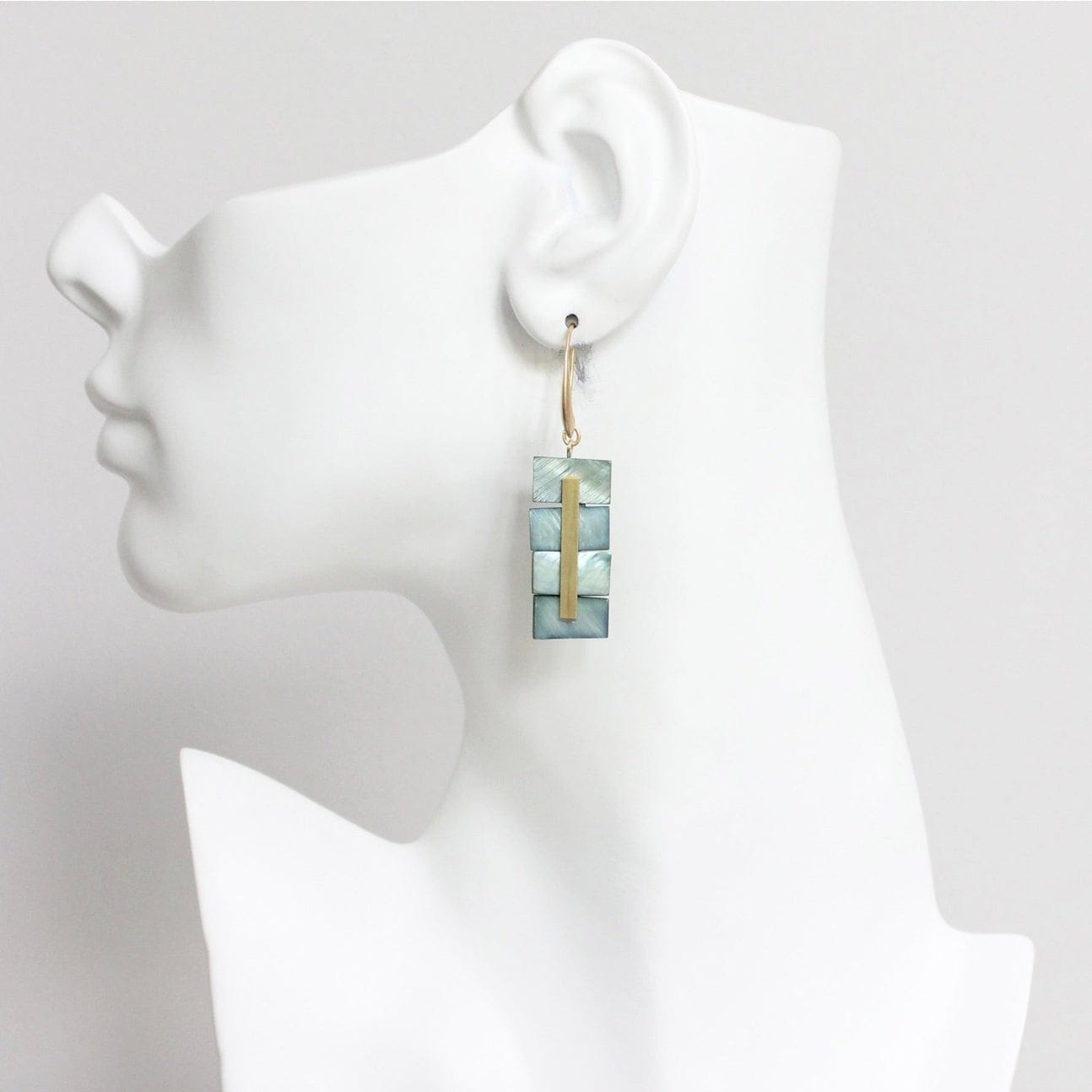EAR-JM Green Shell Geometric Earrings