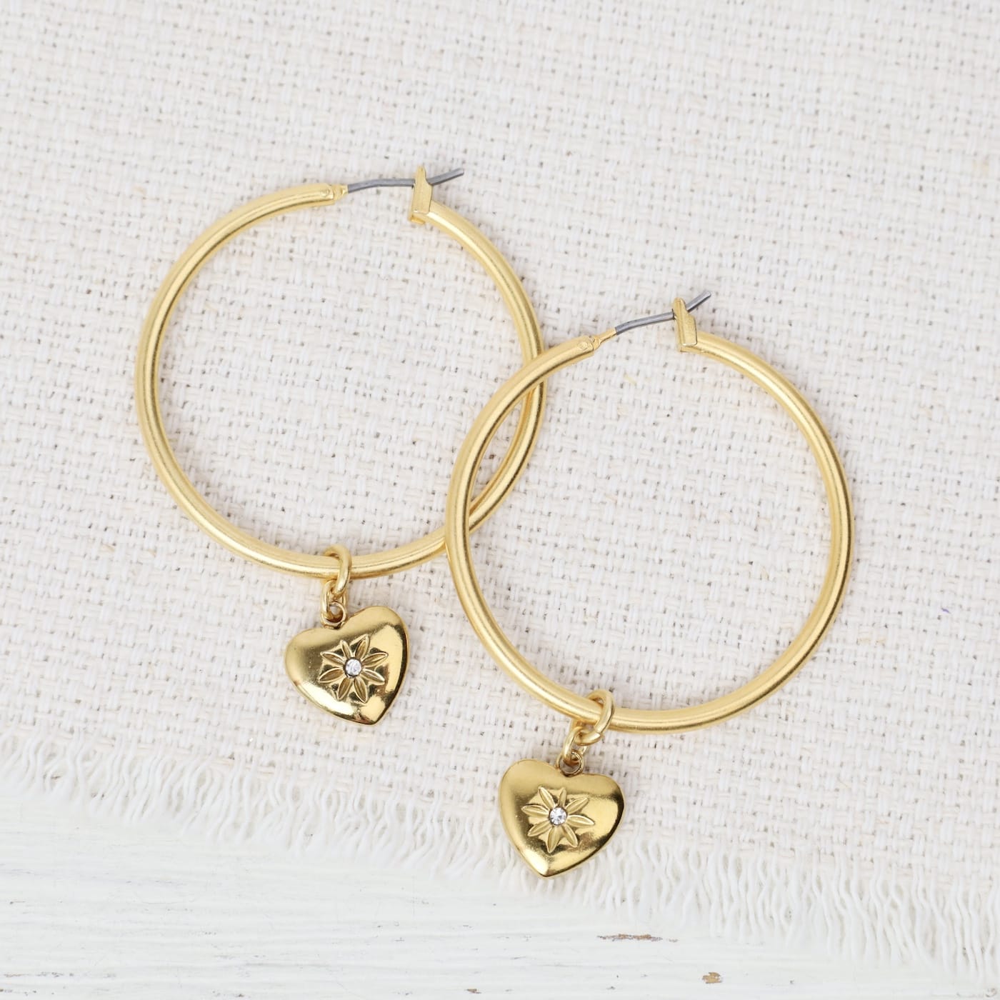 EAR-JM Hoop with Heart Charm - Gold Plate