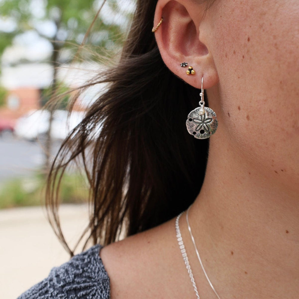 EAR-JM Large Silvertone Sanddollar Earrings