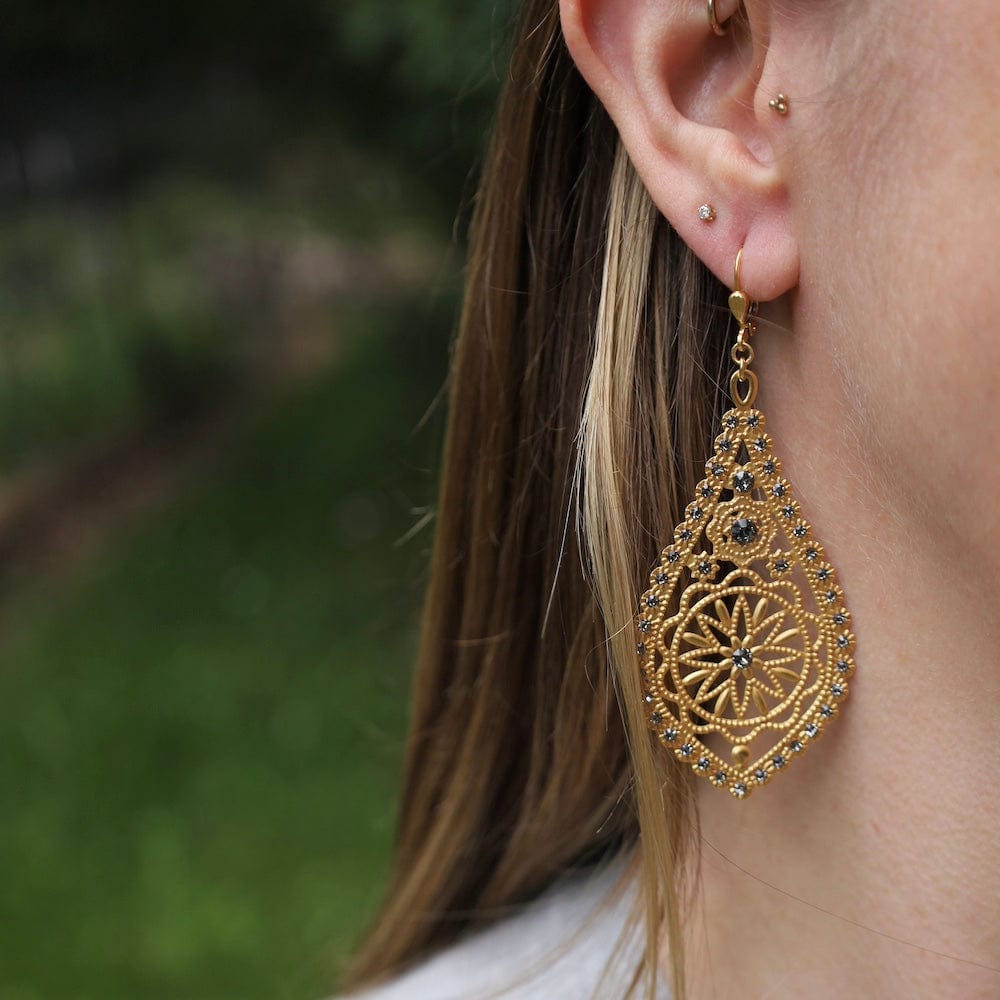 
                      
                        EAR-JM Large Teardrop Filigree Earrings Black Diamond
                      
                    