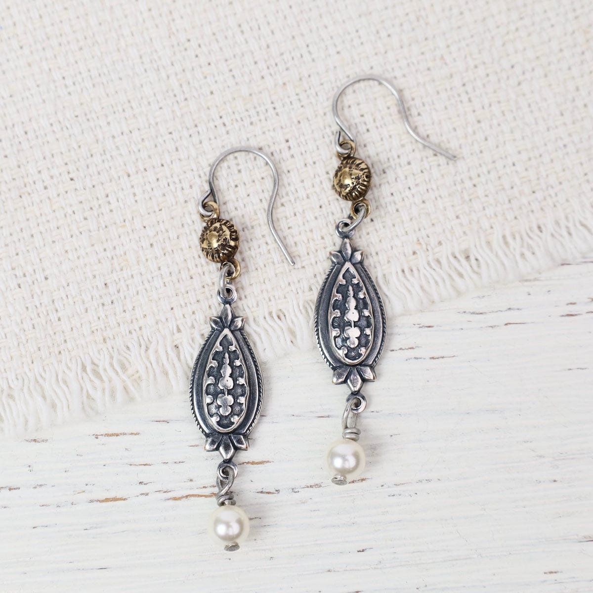 EAR-JM Long Mix Metal With Pearl Earring