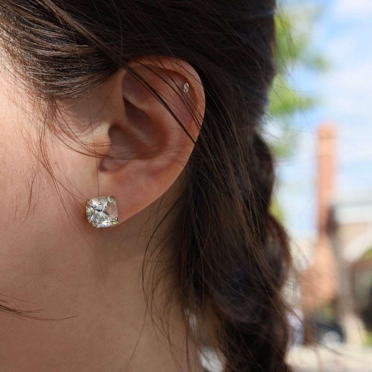 EAR-JM Medium Clear Crystal Post Earring- Gold Plate