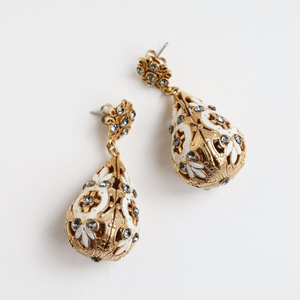 
                      
                        EAR-JM Miss Oberoi Post Earring
                      
                    