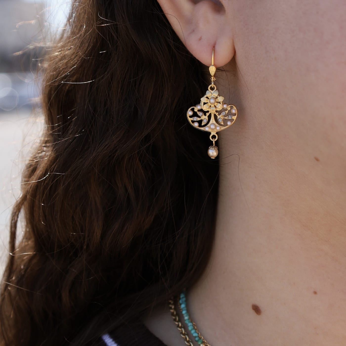 EAR-JM Pearl and Black Diamond Flower Earrings
