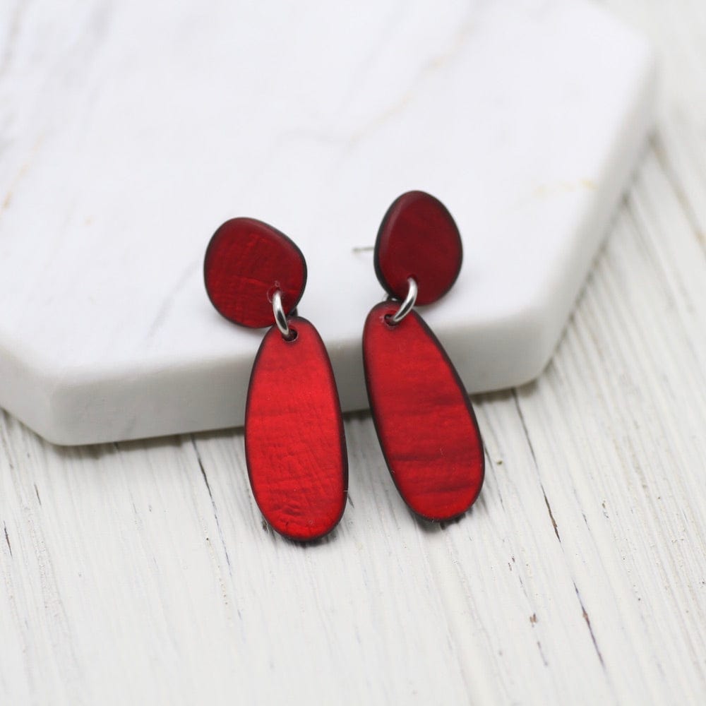 
                  
                    EAR-JM RED 2 PIECE PEBLE STUD EARRING
                  
                