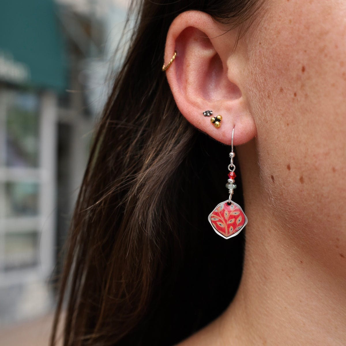 EAR-JM Round Leaf Pattern Earrings with Tangerine Background & Beads