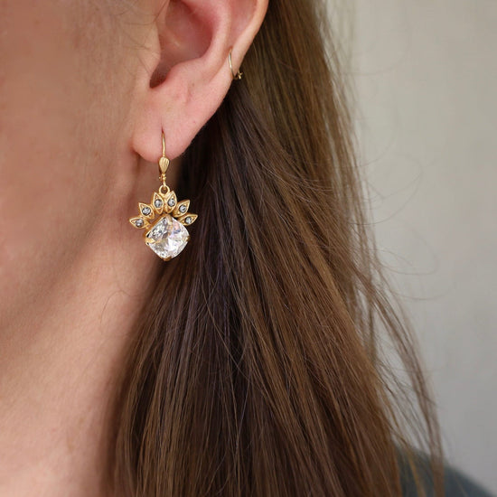EAR-JM Shade with Crystal Crown Earring