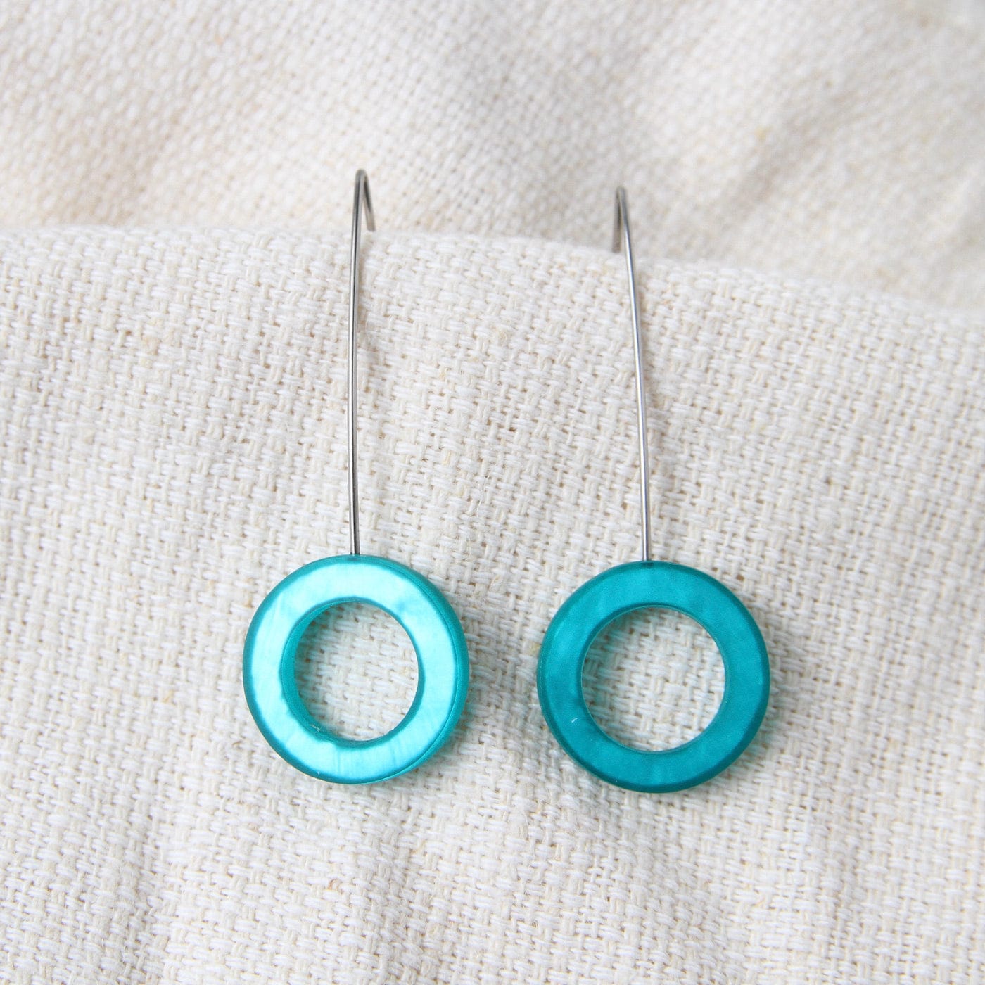 Load image into Gallery viewer, EAR-JM Turquoise Resin Circle Earring
