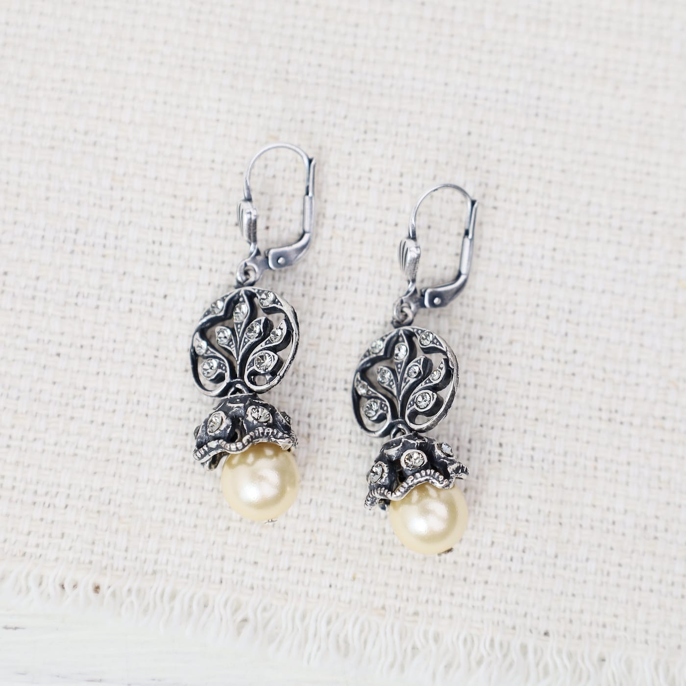 EAR-JM Victoria Pearl Earrings Silver