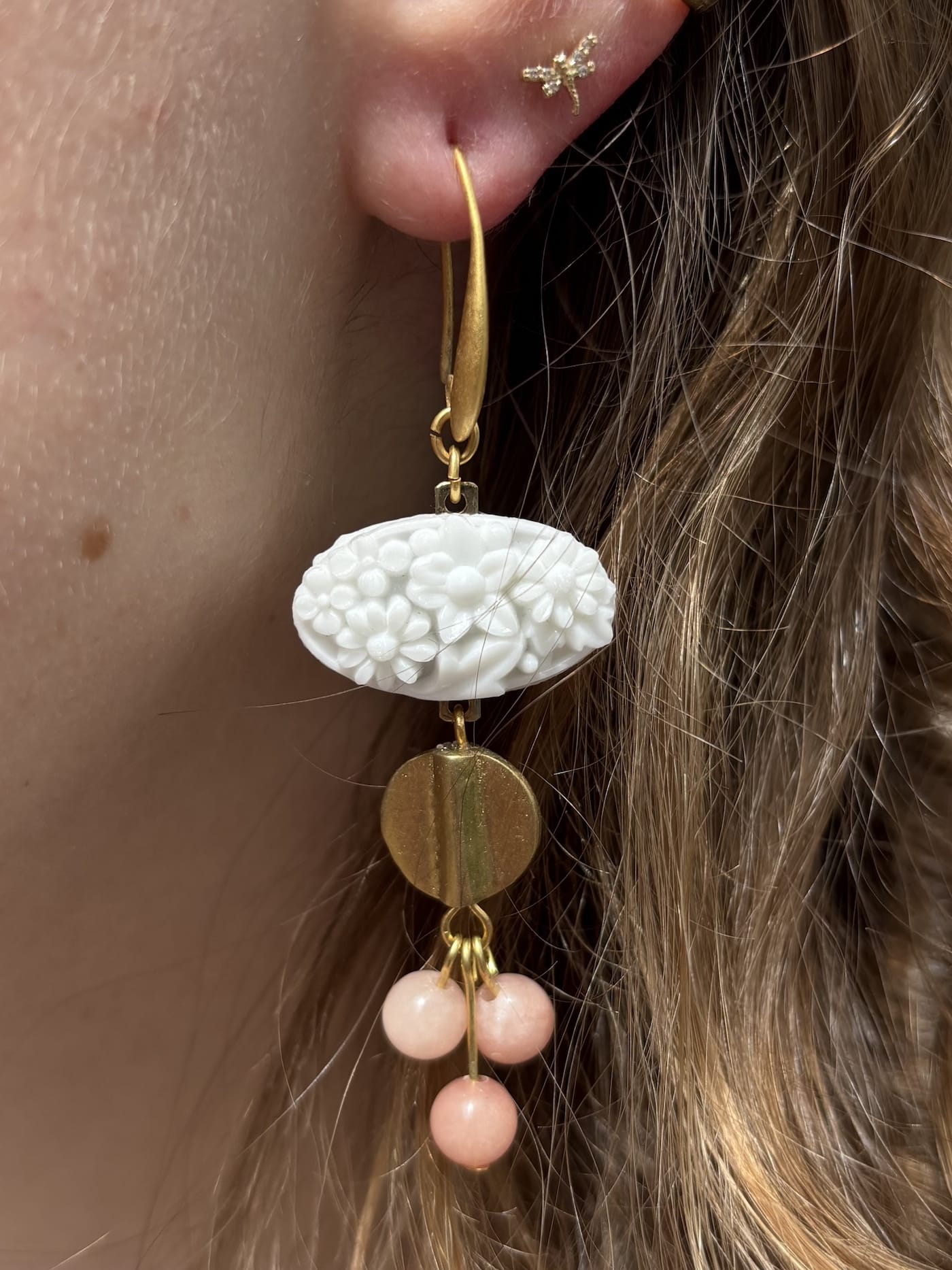 EAR-JM Vintage Chalk White Glass Cluster Earrings