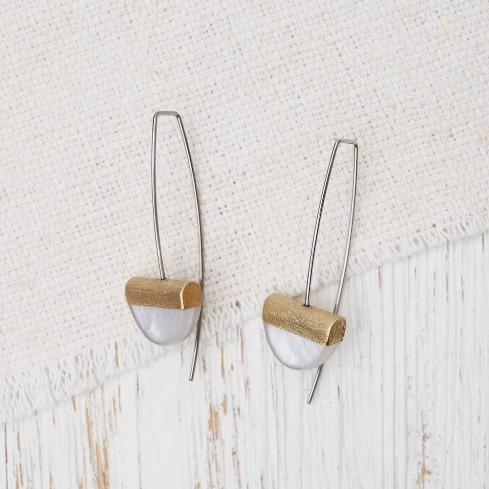 
                  
                    EAR-JM White Halfmoon Earrings
                  
                