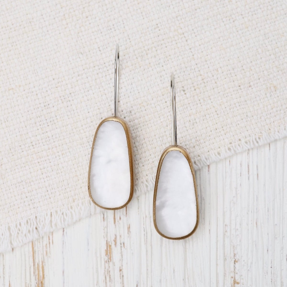 EAR-JM White Oval Earrings