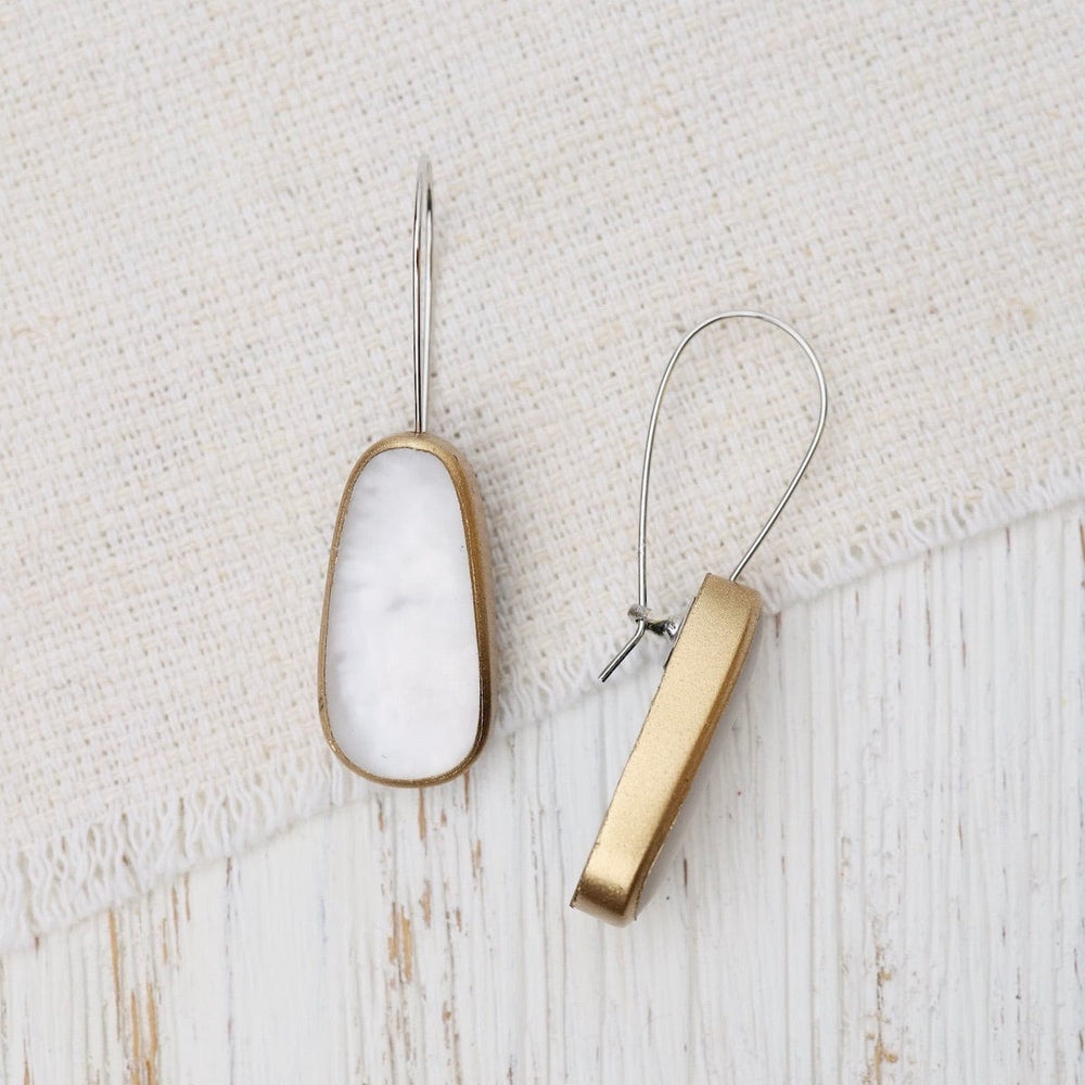 
                  
                    EAR-JM White Oval Earrings
                  
                