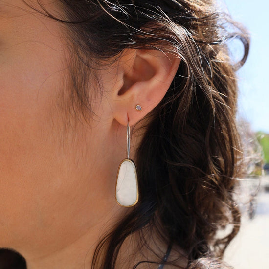 EAR-JM White Oval Earrings