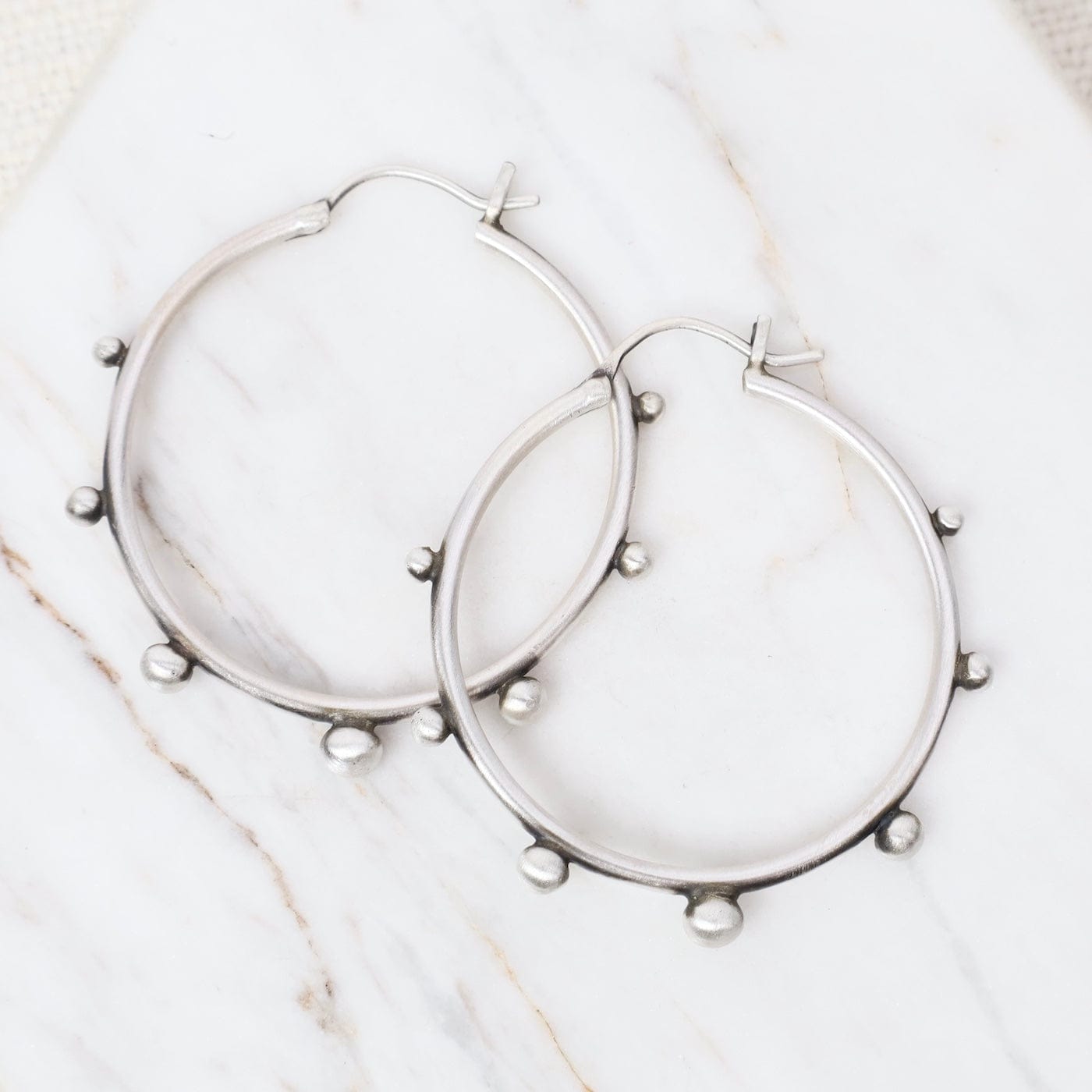EAR Large Hoop with Graduated Granulated Balls