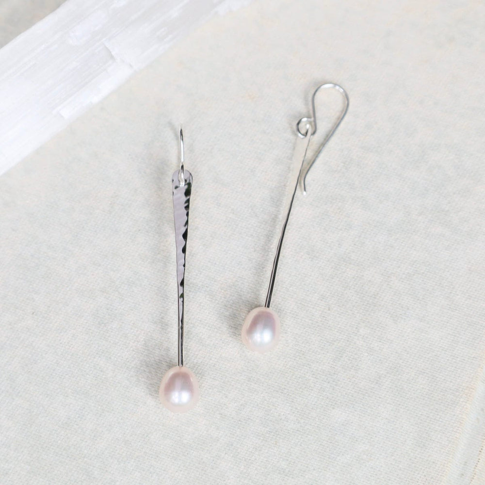 
                      
                        EAR Large Silver Stick with Pink Pearl Earrings
                      
                    