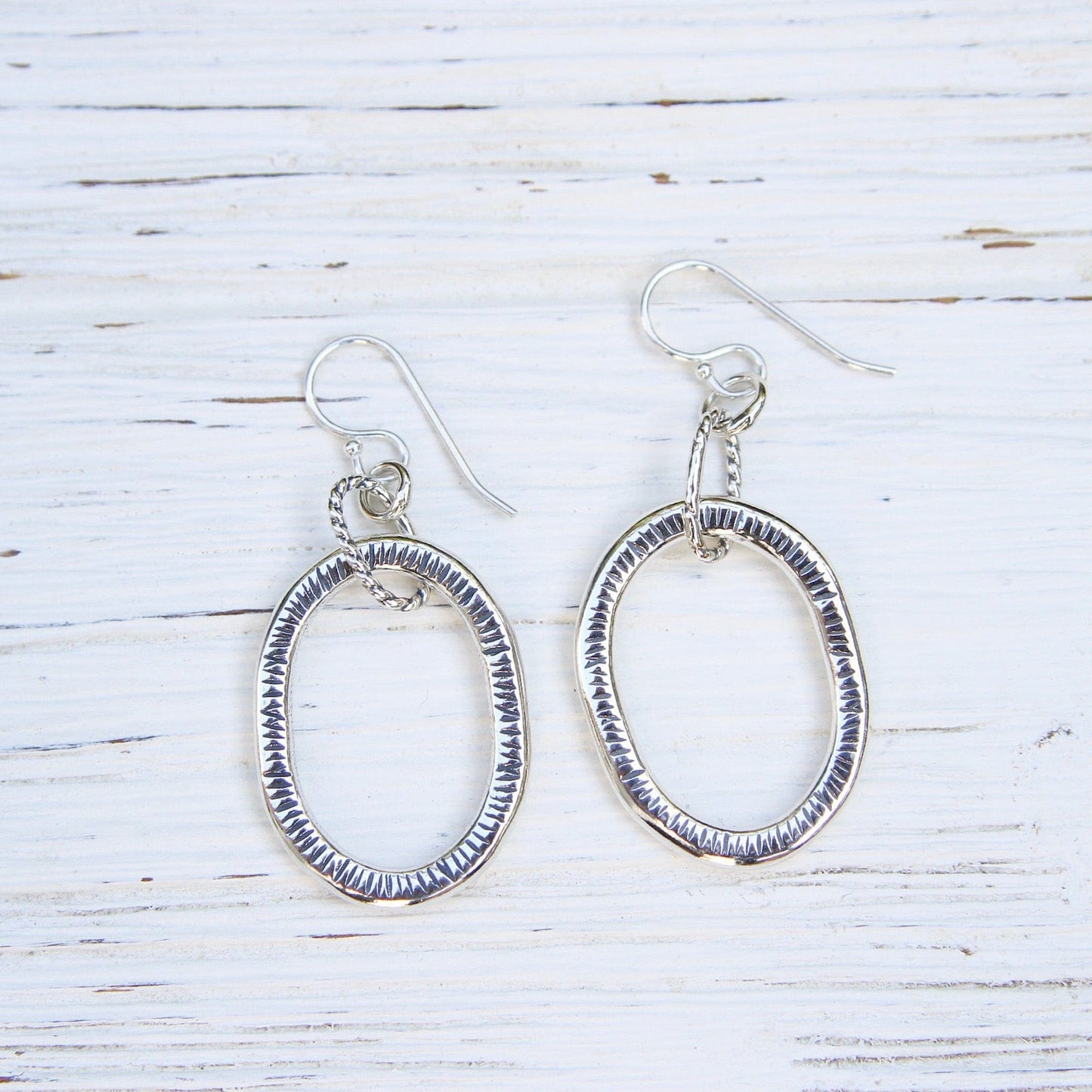 EAR Large Textured Oval Hoops