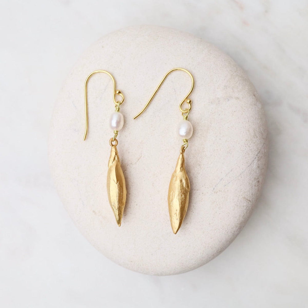 
                      
                        EAR Leaf & Bud Pearl Drop Earrings
                      
                    