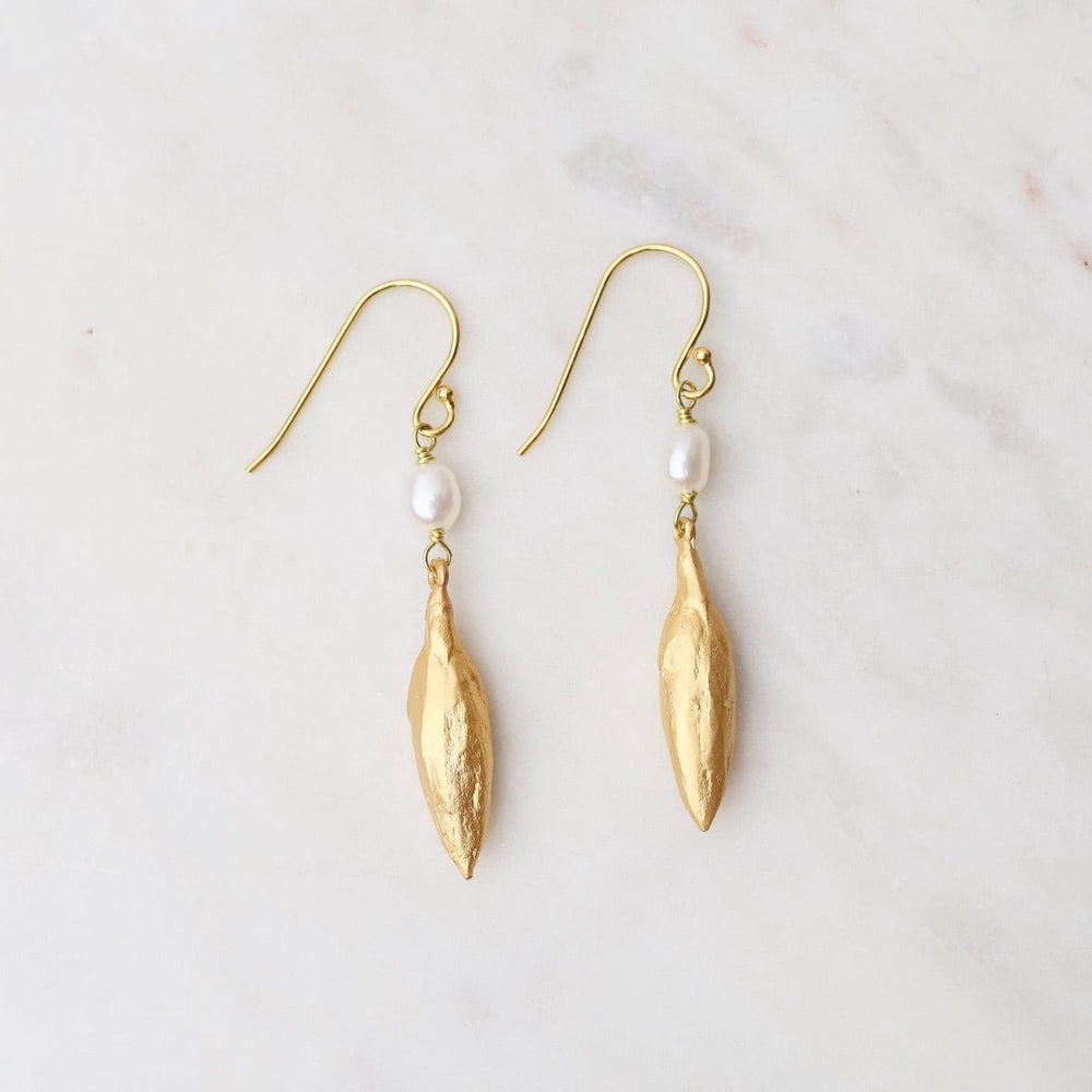 
                      
                        EAR Leaf & Bud Pearl Drop Earrings
                      
                    