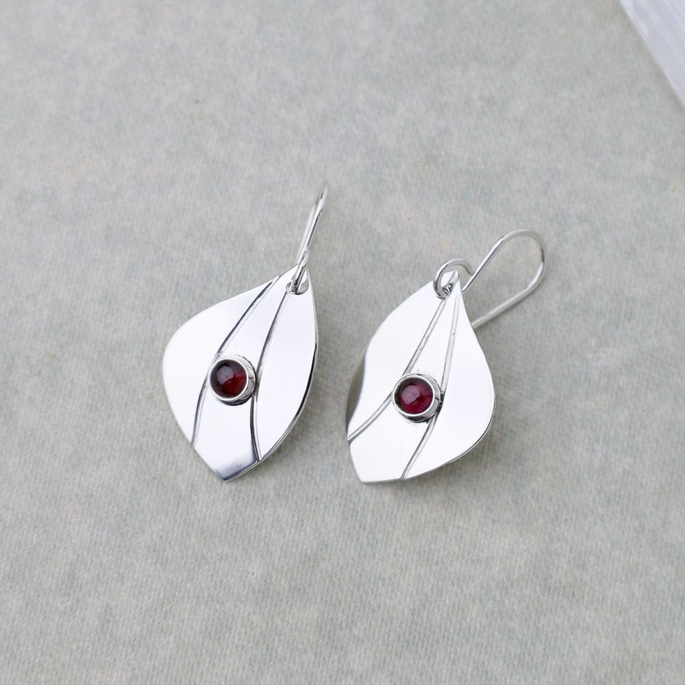 
                      
                        EAR Leaf Shape With Cabochon Garnet Earrings
                      
                    