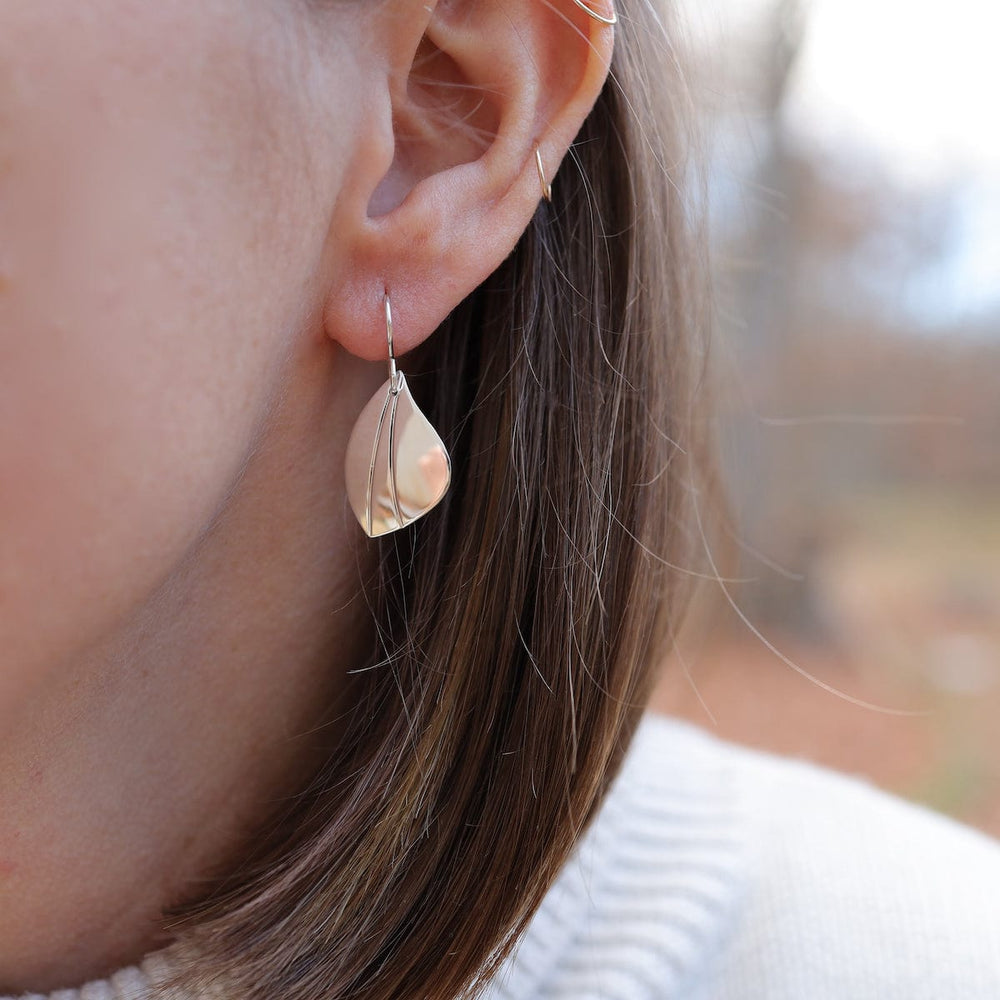 
                      
                        EAR Lined Leaf Drop Earring
                      
                    