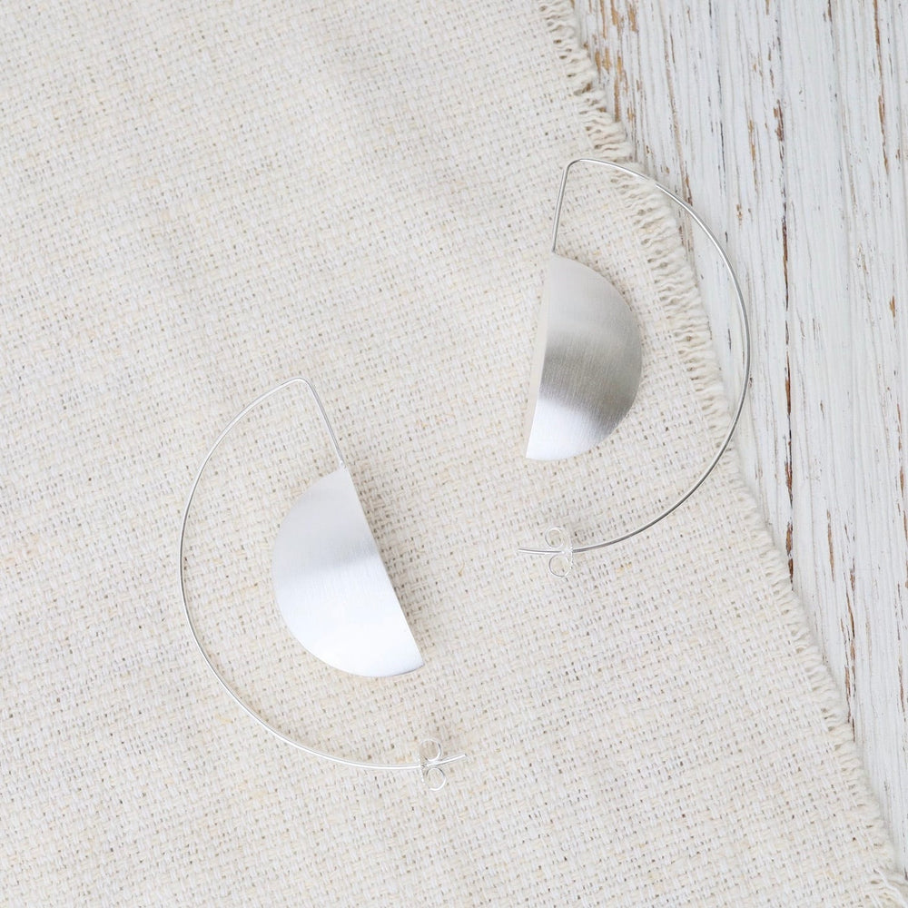 
                      
                        EAR Luna Halfmoon Hoop
                      
                    