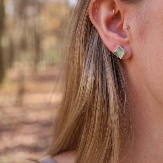 EAR Madeline Stud Earrings - Silver Square - Apatite