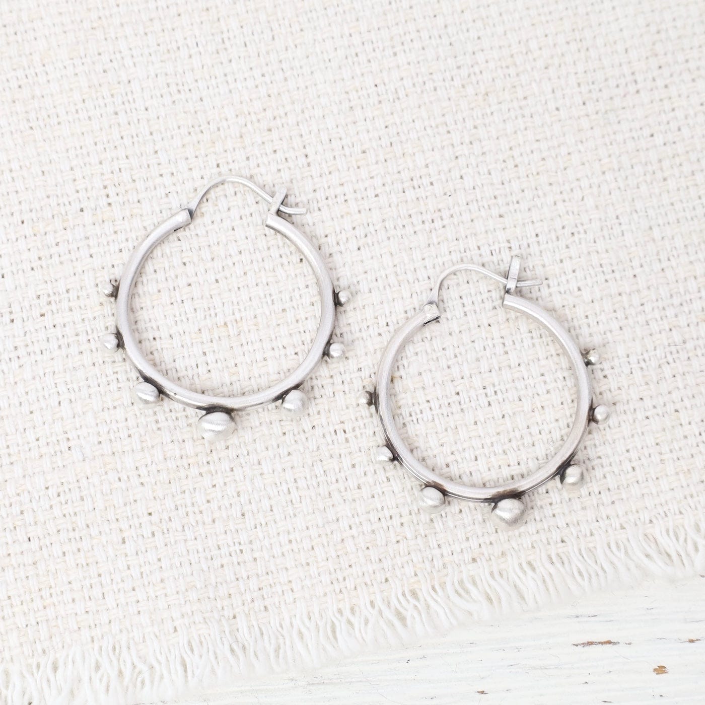 EAR Medium Hoop with Graduated Granulated Balls