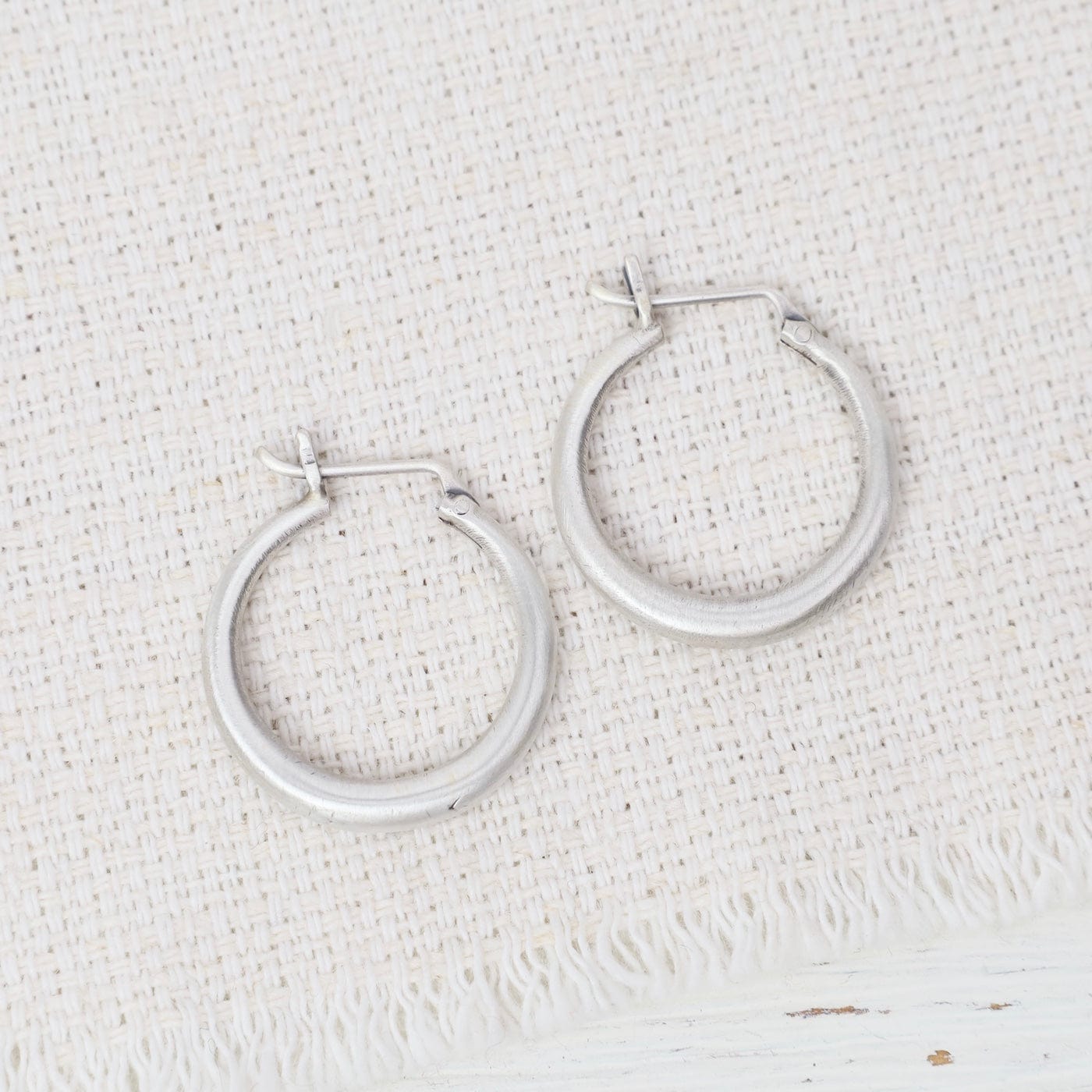 EAR Medium Tapered Hoops