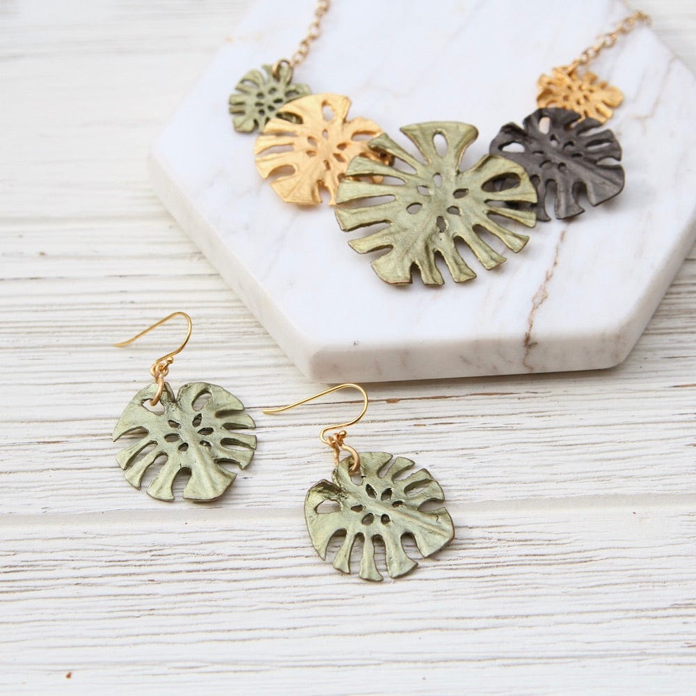 
                      
                        EAR Monstera Wire Earrings
                      
                    