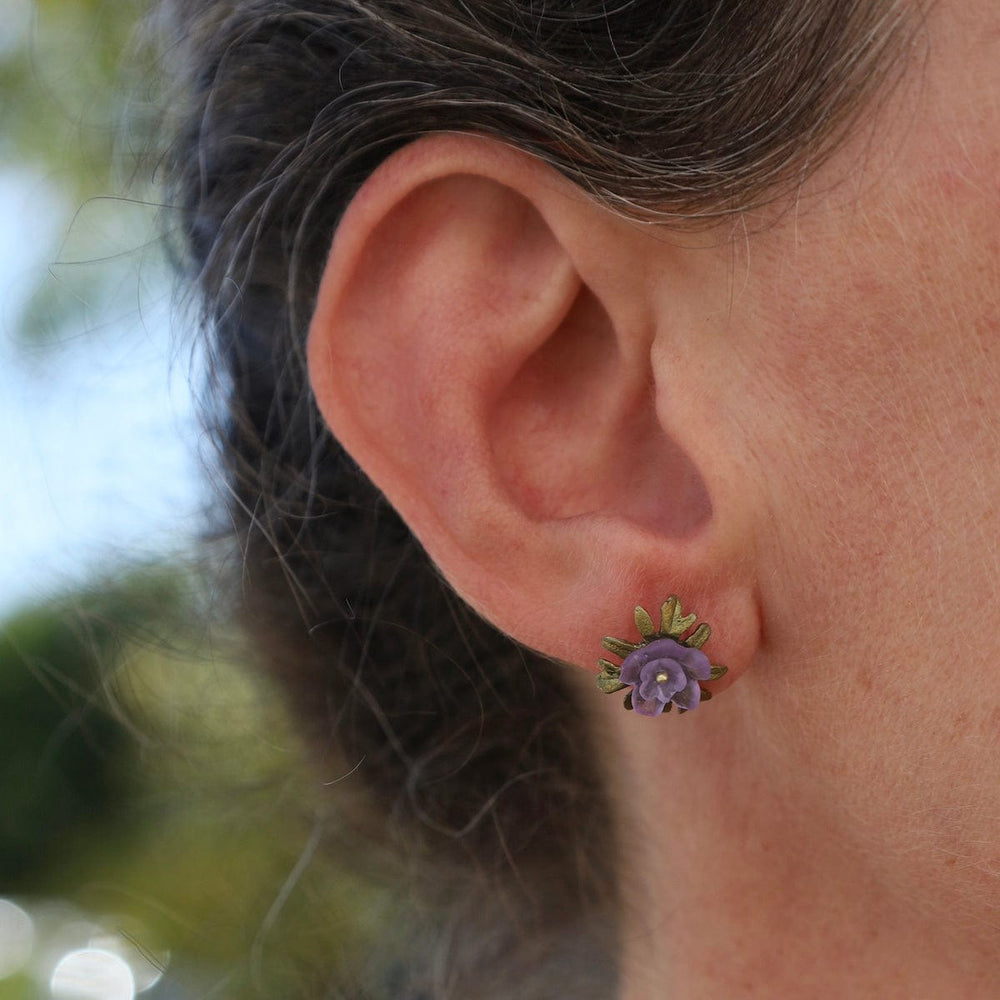 EAR Mums Stud Earrings in Lavender