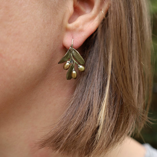 EAR Olive Earring on Wire
