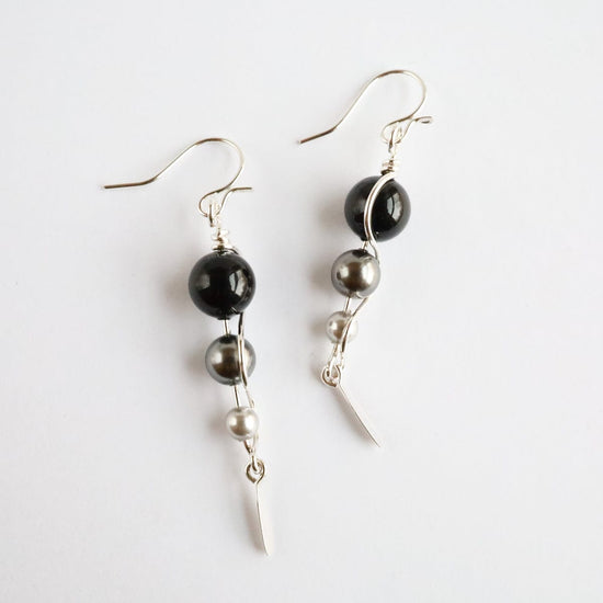 EAR One Long Climb Black Pearl Earring - Sterling Silver