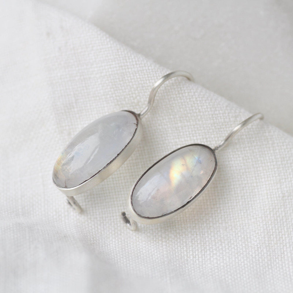 
                      
                        EAR Oval Cabochon Rainbow Moonstone Drop Earrings
                      
                    