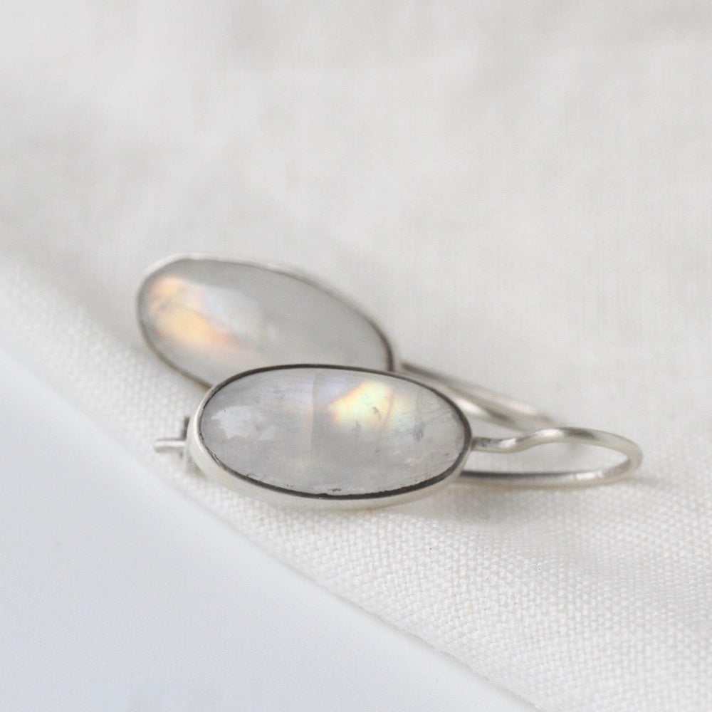 
                      
                        EAR Oval Cabochon Rainbow Moonstone Drop Earrings
                      
                    