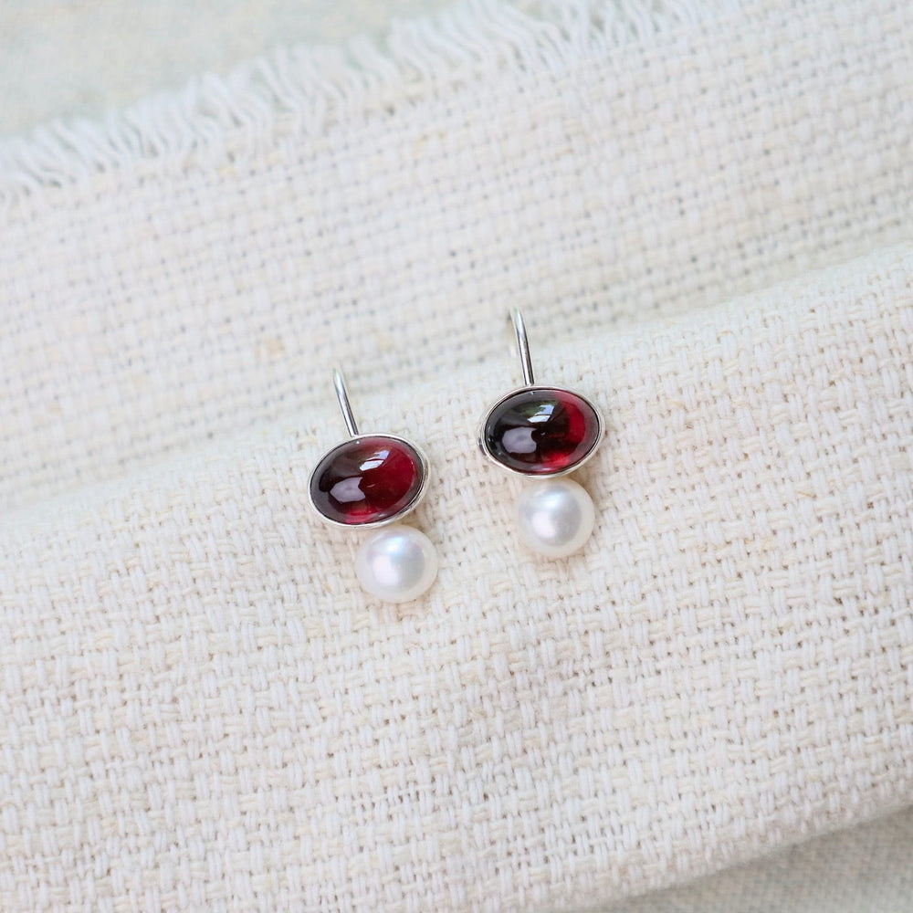 
                      
                        EAR Oval Garnet Cabochon Earrings with White Pearl
                      
                    