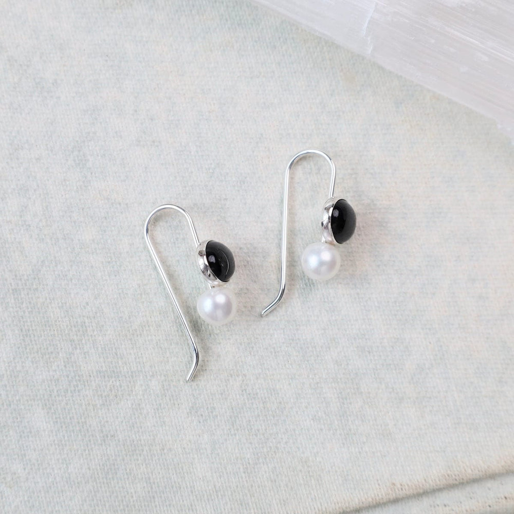 
                      
                        EAR Oval Onyx Cabachon Earrings with White Pearl
                      
                    