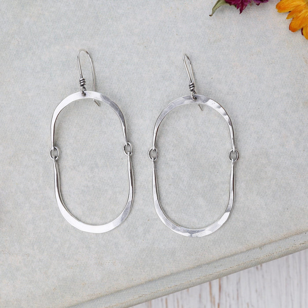 EAR Oval Swing Hoops