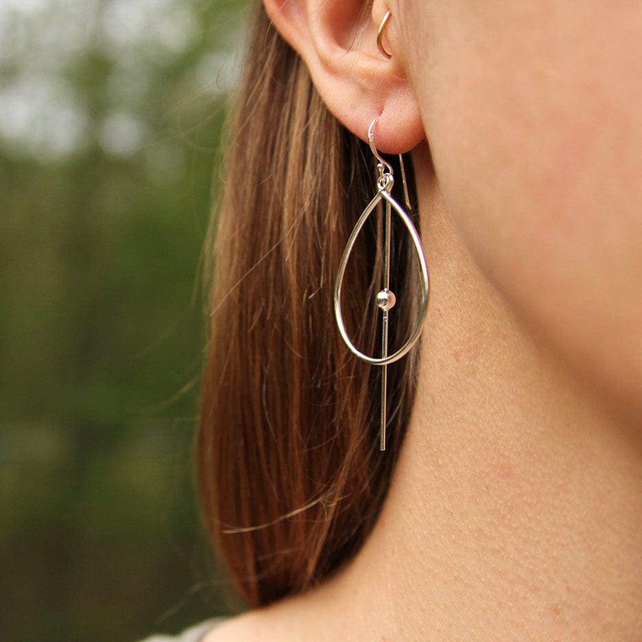 EAR Oval With Bar Earring