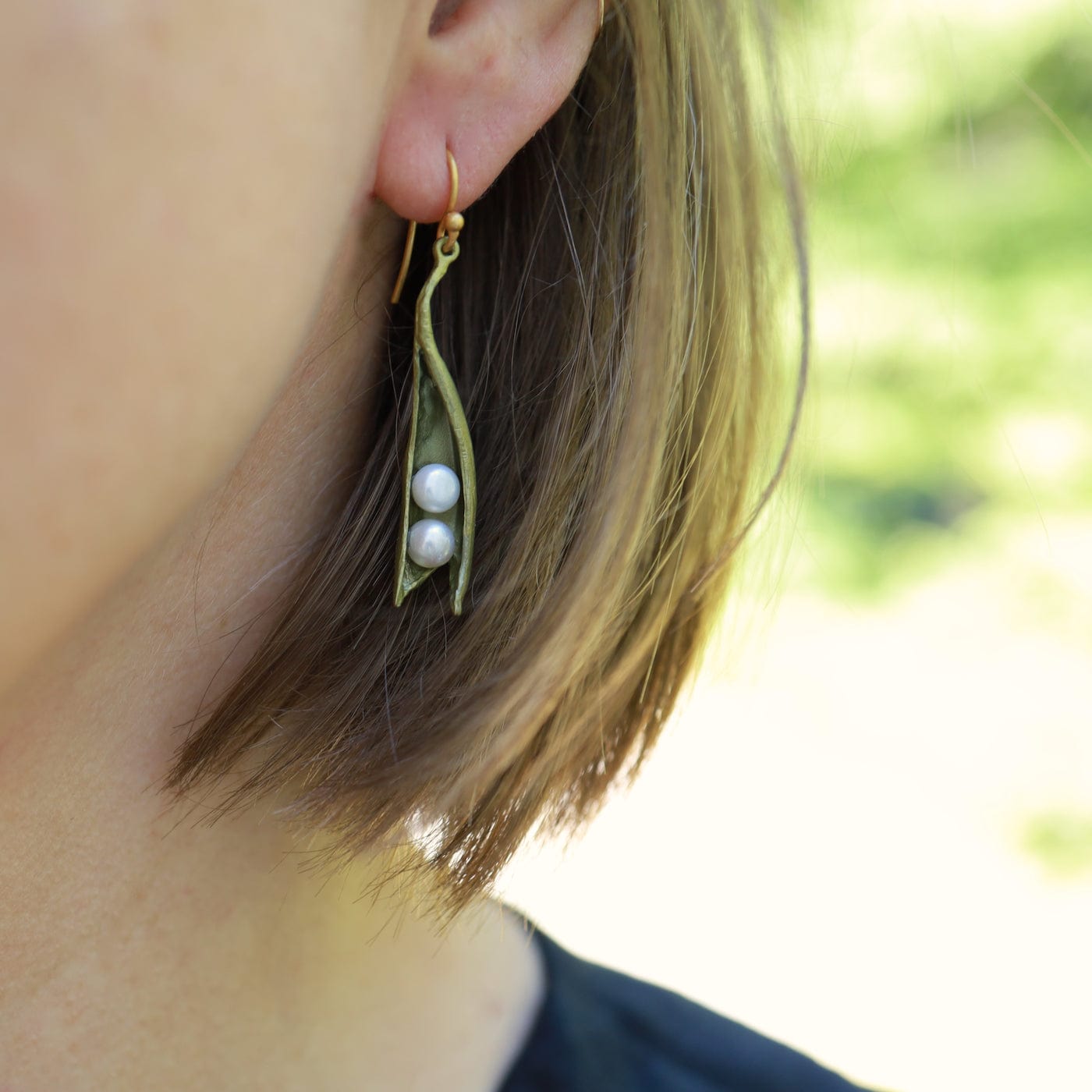 Load image into Gallery viewer, EAR Pea Pod Two Pearl Earrings
