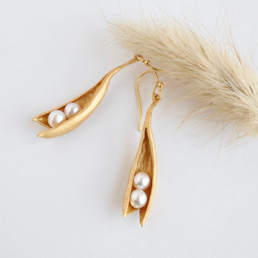 
                      
                        EAR Pea Pod Two Pearl Earrings in Gold
                      
                    