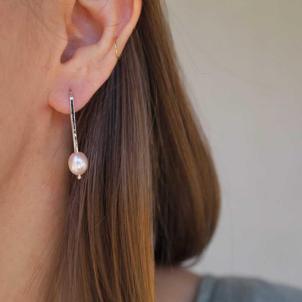 
                      
                        EAR Pink Freshwater Pearl on Long Earwire
                      
                    