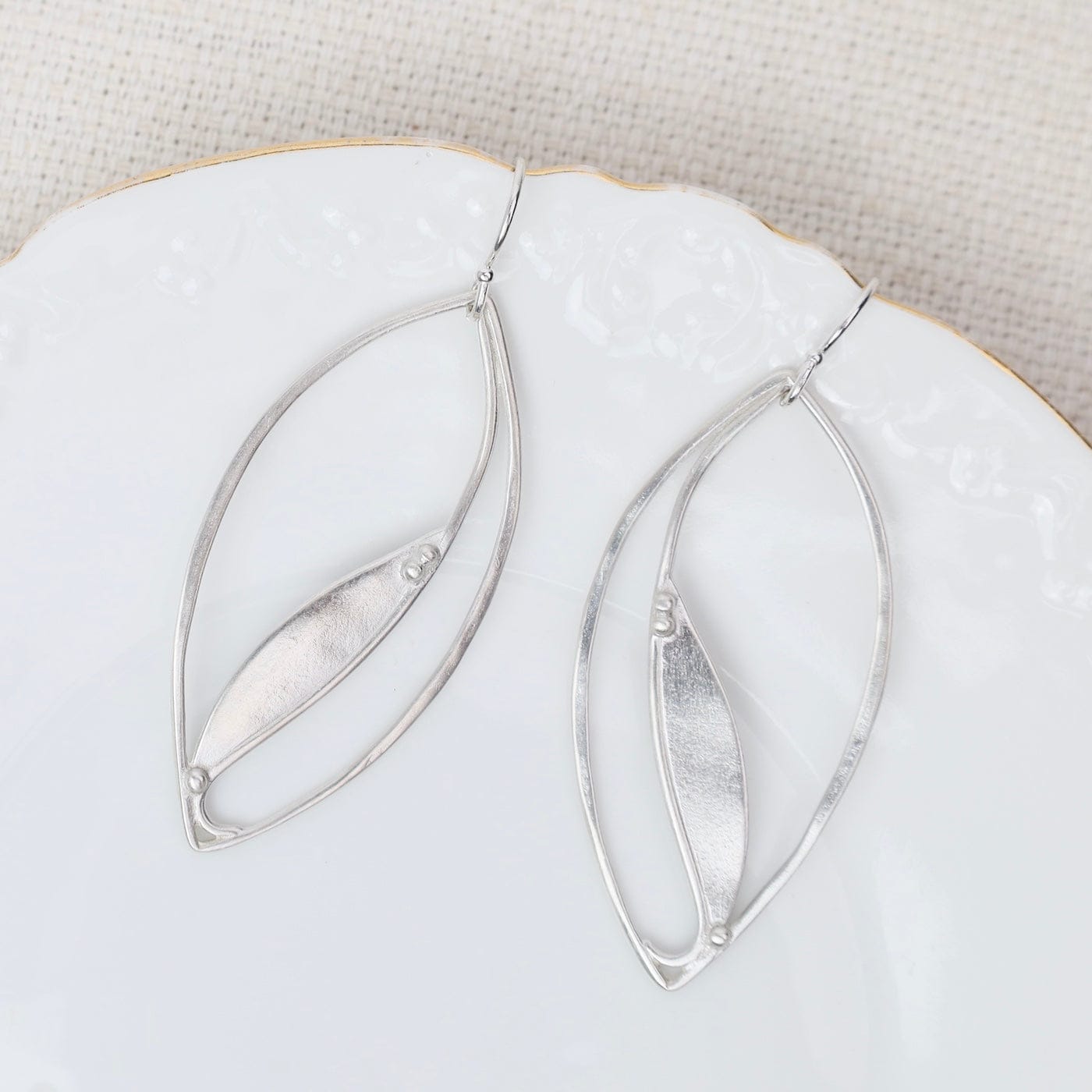 EAR Pointed Oval Earrings with Leaf