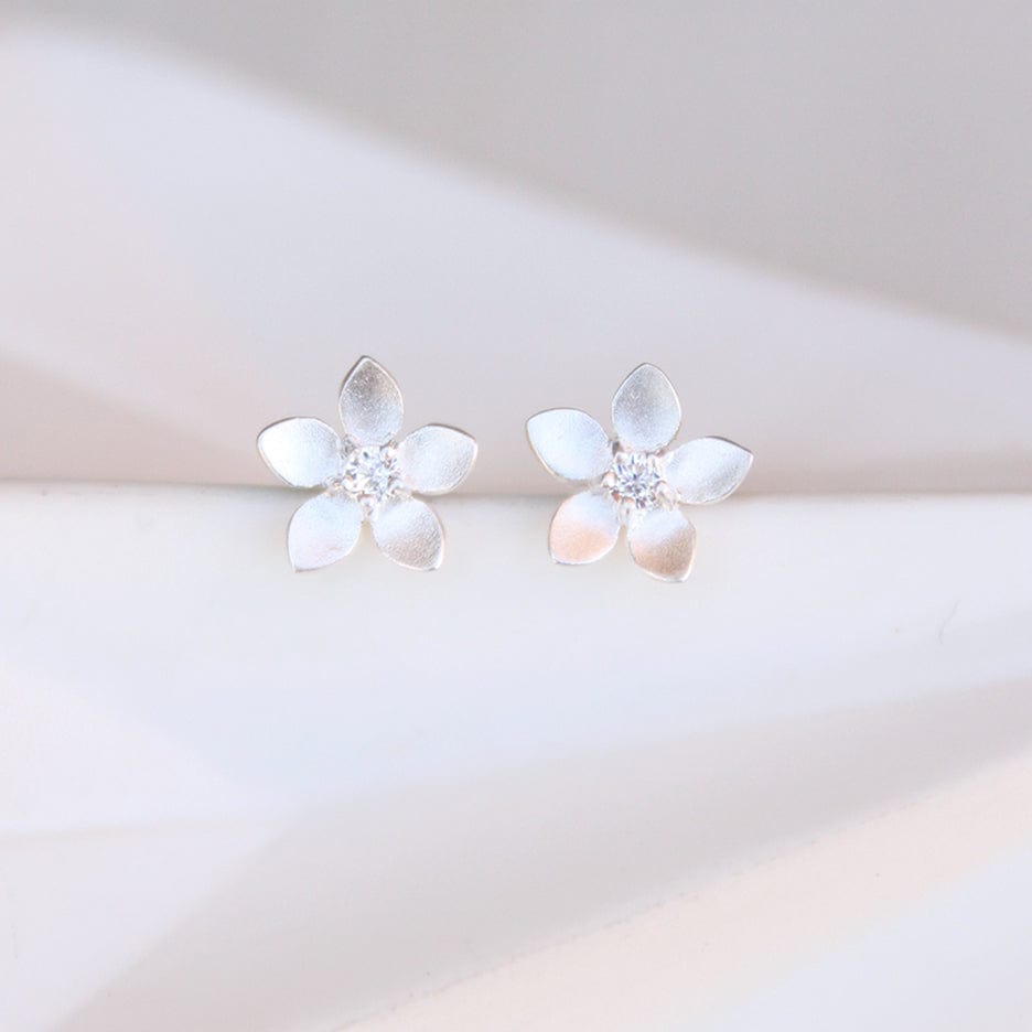 
                      
                        EAR Pointed Petal Flowers Stud With CZ
                      
                    