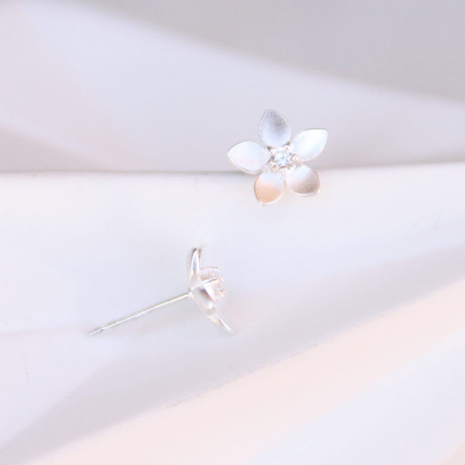 EAR Pointed Petal Flowers Stud With CZ