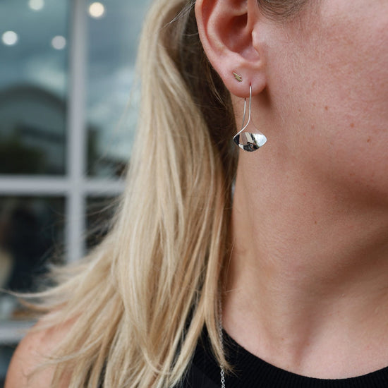 Load image into Gallery viewer, EAR Reflection Earring
