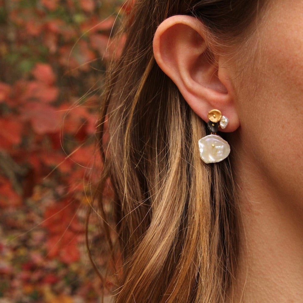 EAR RIVER PEBBLE POST EARRING