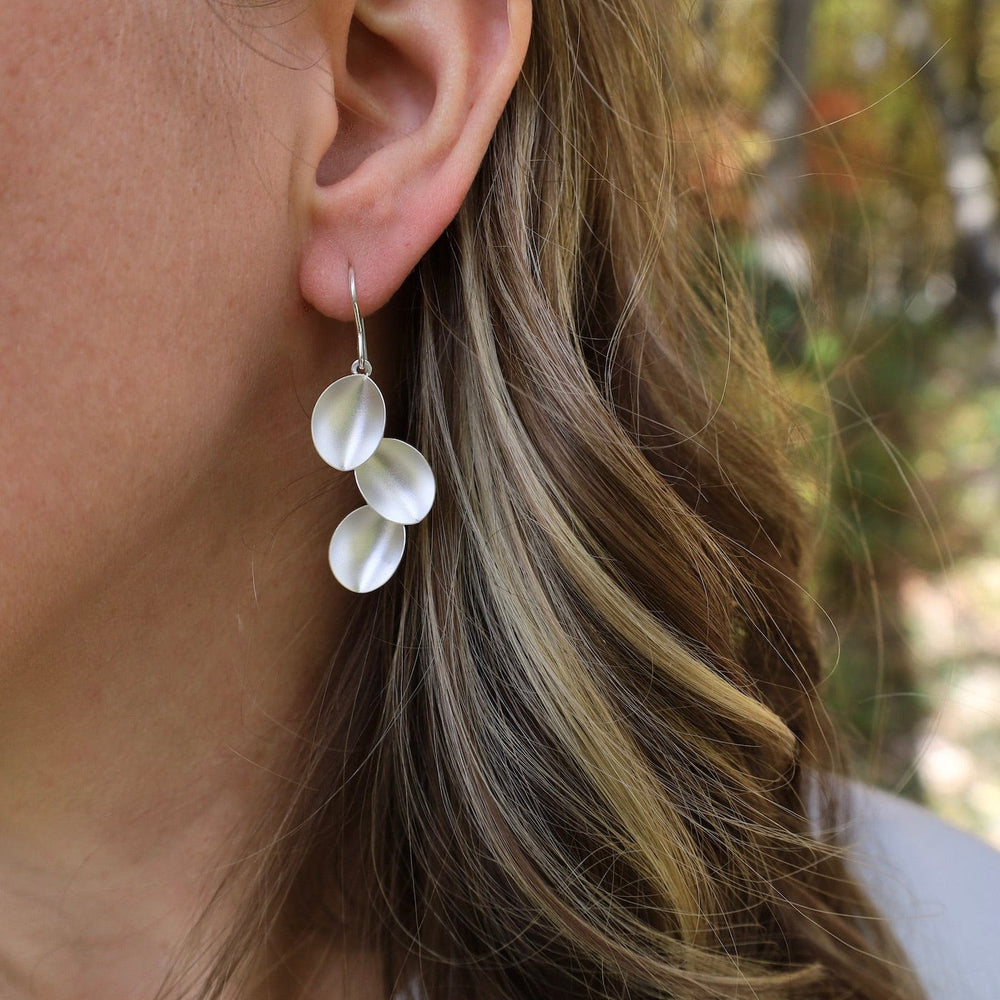 
                      
                        EAR Rose Petals Earring
                      
                    