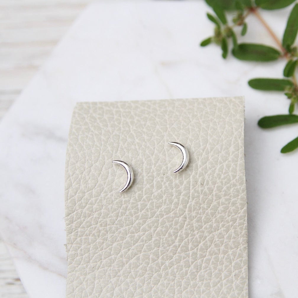 EAR Rounded Cresent Moon Stud Earring
